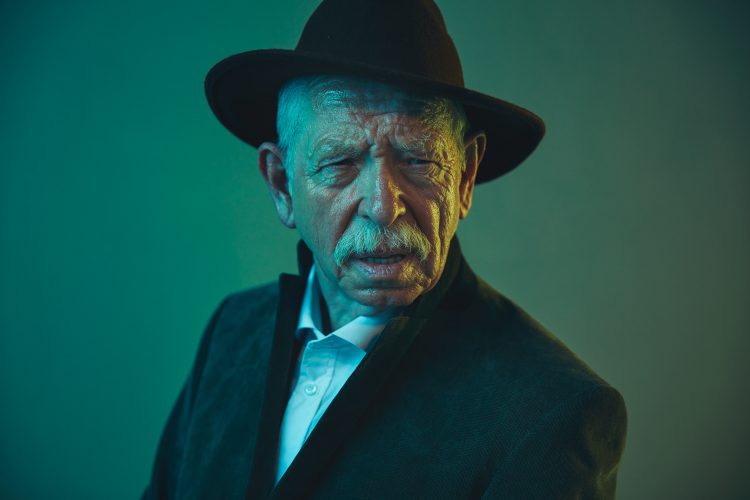 Cem Guenes - PORTRAIT IN THE STUDIO - Archive, Portrait Mode