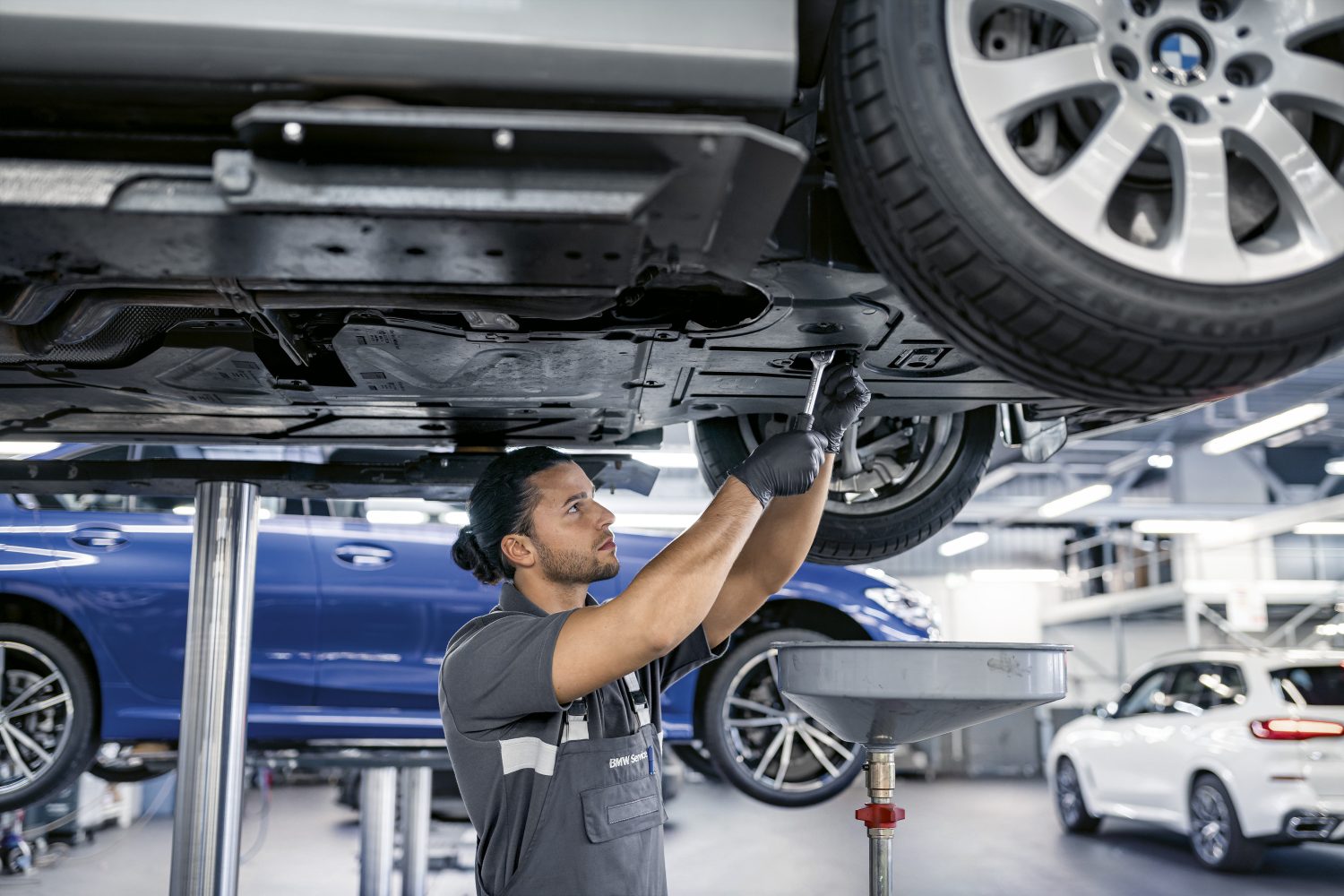 Cem Guenes - BMW SERVICE - Archive, Something with Cars