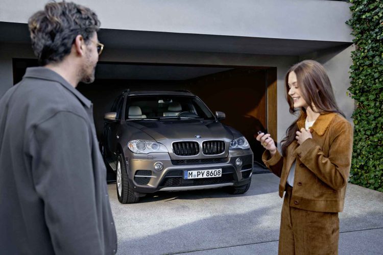 Cem Guenes - BMW VALUE SERVICE - Archive, Something with Cars